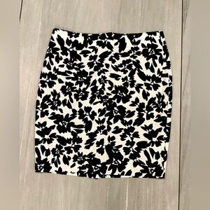 LOFT Black and White Floral Pencil Skirt
